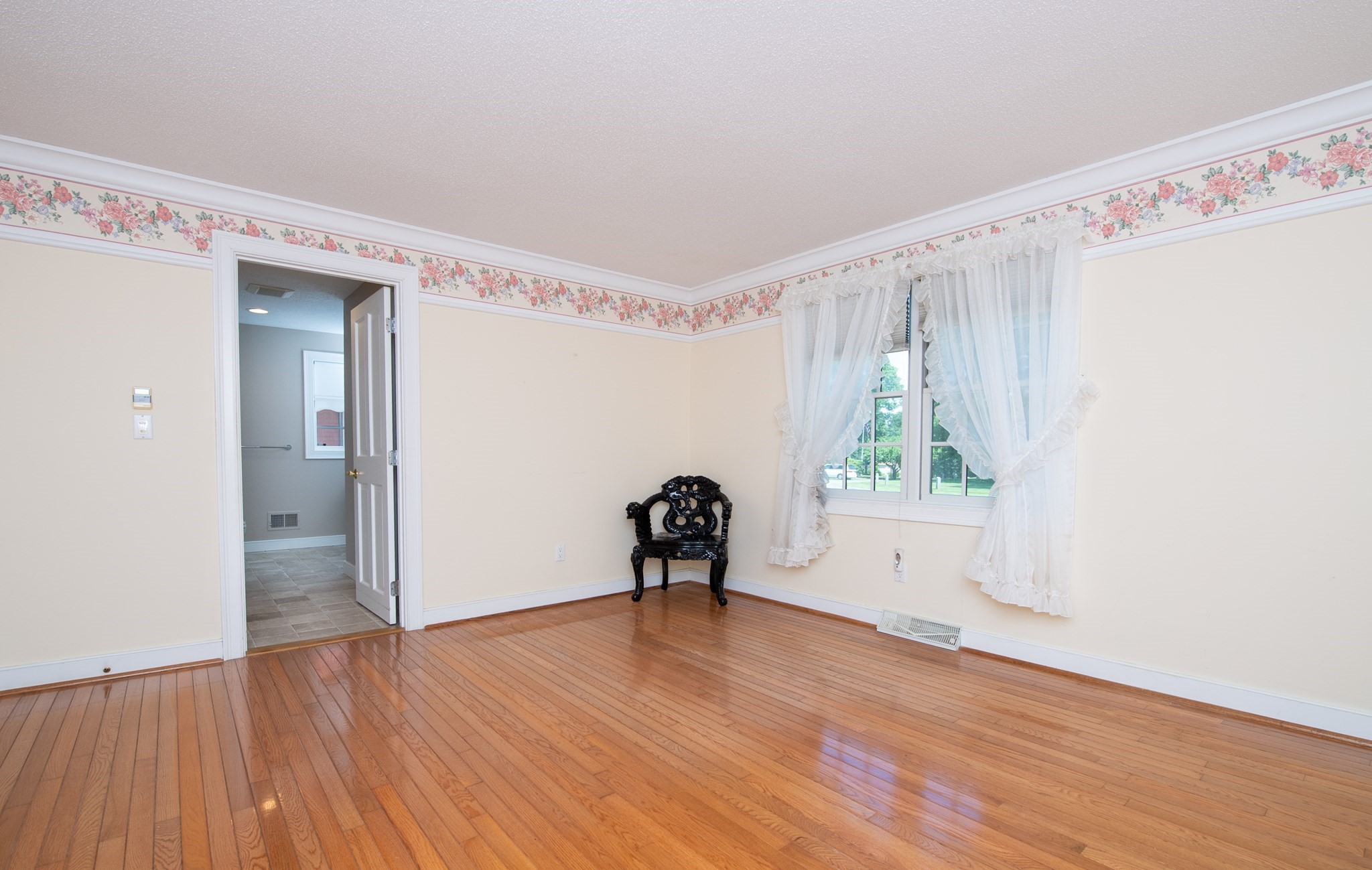 10 Village Green Circle Property Photo 12