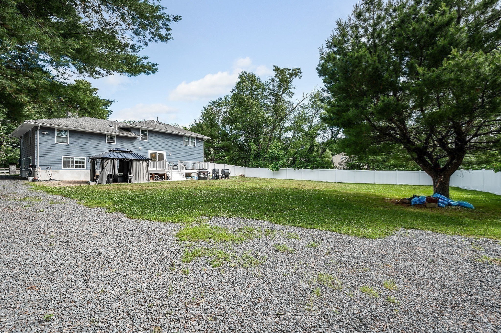 230 North St Property Photo 9