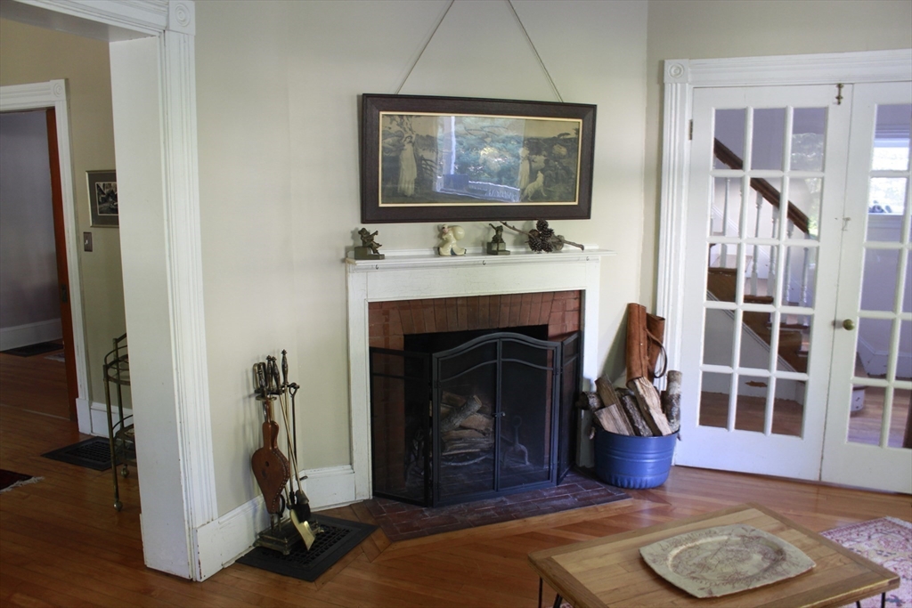 254 Lincoln Property Photo 8