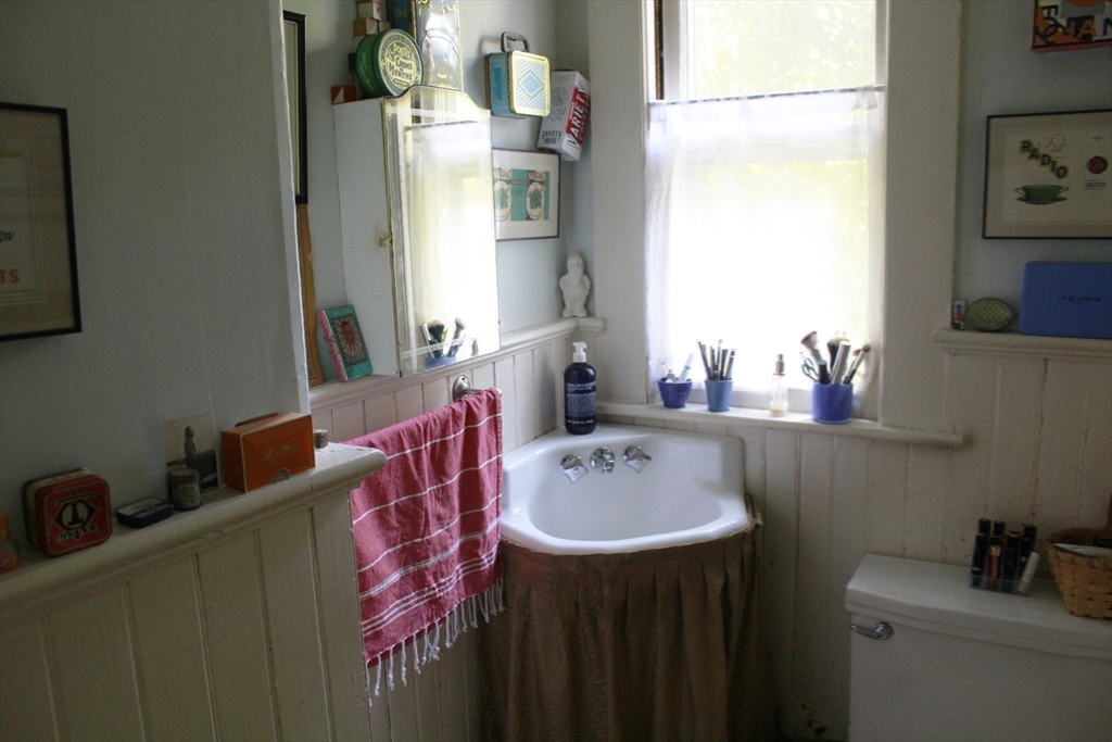 254 Lincoln Property Photo 19