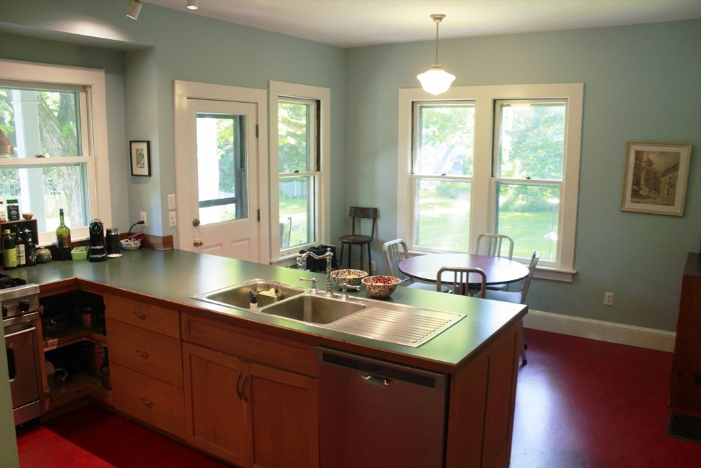 254 Lincoln Property Photo 22