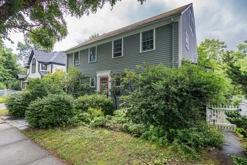 52 Ward Ave Property Photo 40