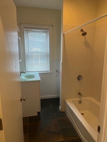 68 Kenmere Rd # 1 Property Photo 8