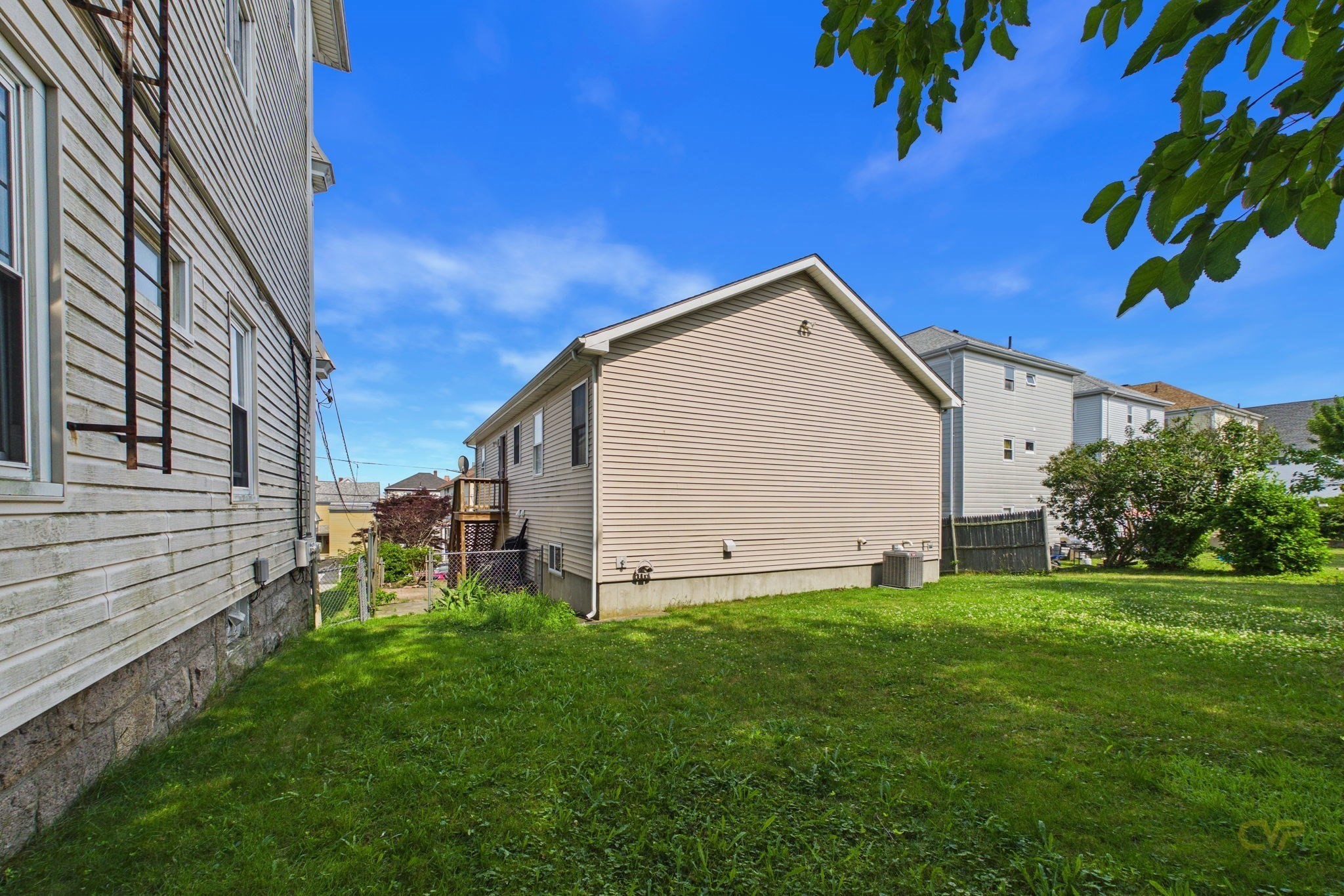 212 Haffards St Property Photo 4