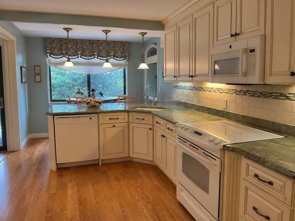 40 Village Rd. # 602 Property Photo 13