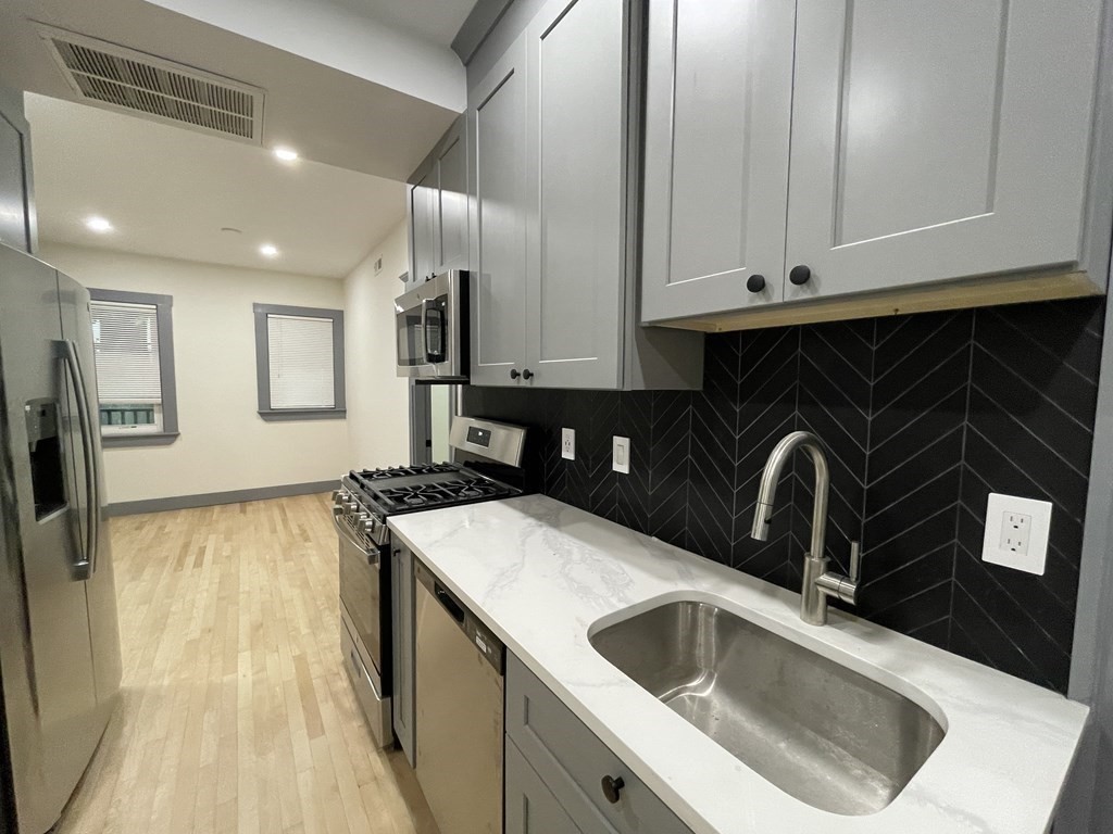 41 Long Ave # 2 Property Photo 1