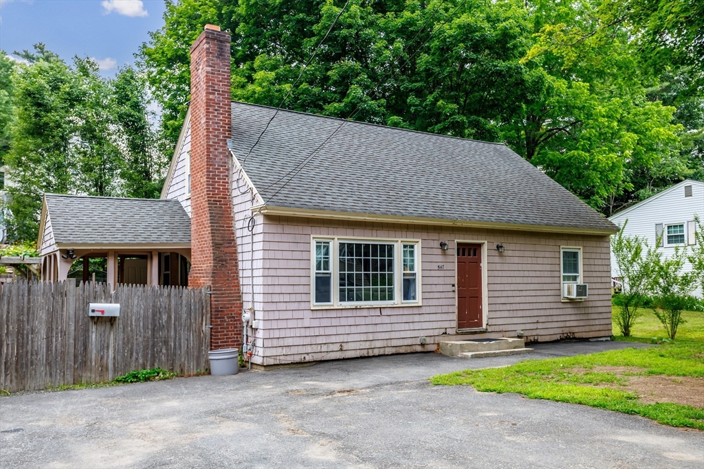 547 Elm St Property Photo 1