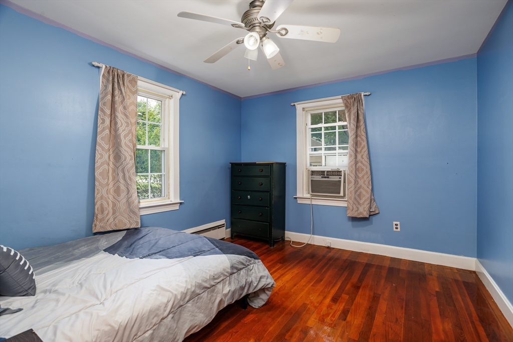 547 Elm St Property Photo 16