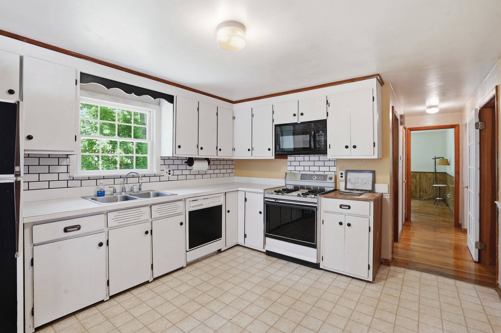 33 Cold Spring Rd Property Photo 8