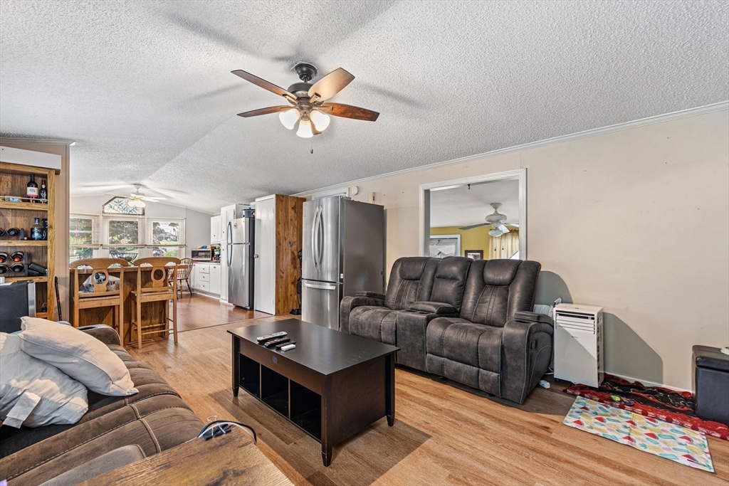 147 Pine Ave. Property Photo 13