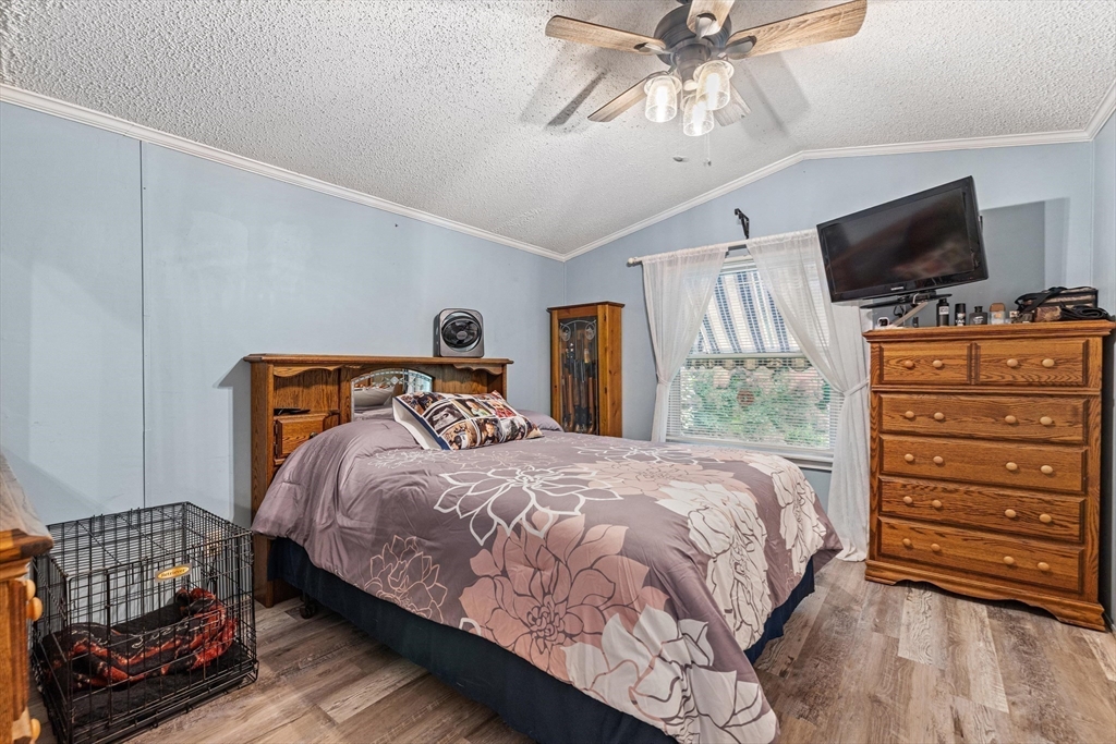 147 Pine Ave. Property Photo 17