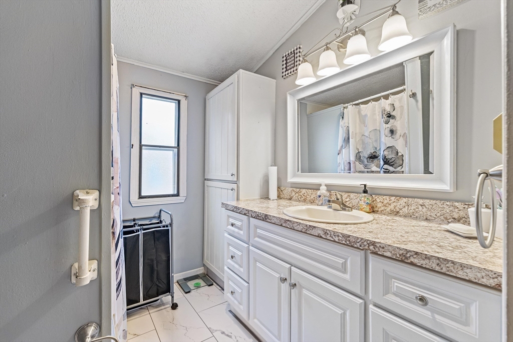 147 Pine Ave. Property Photo 18