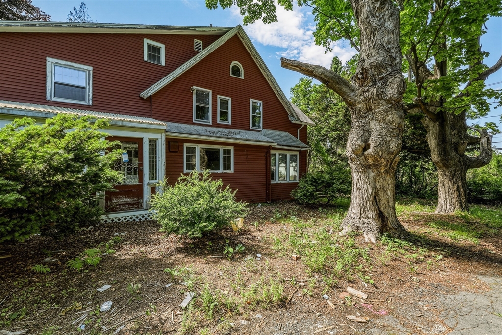 83 Main Street Property Photo 2