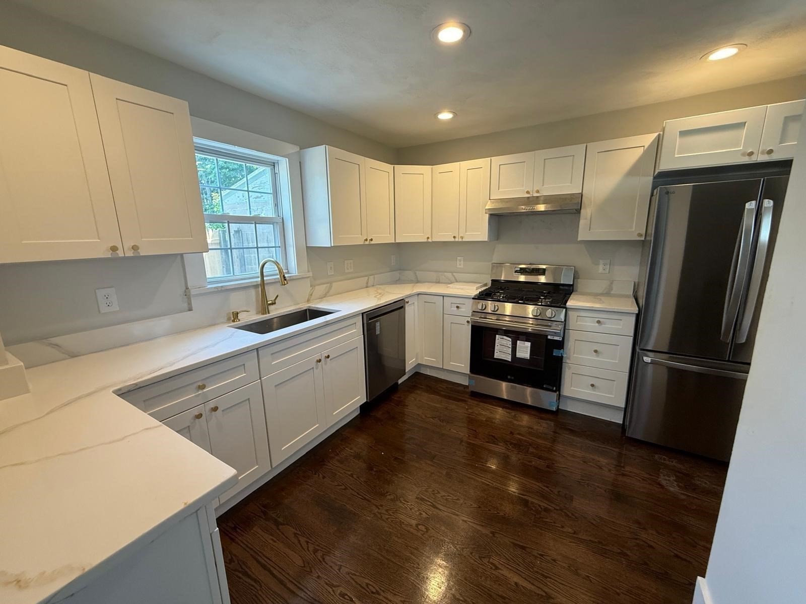 26 Sagamore St Property Photo 2