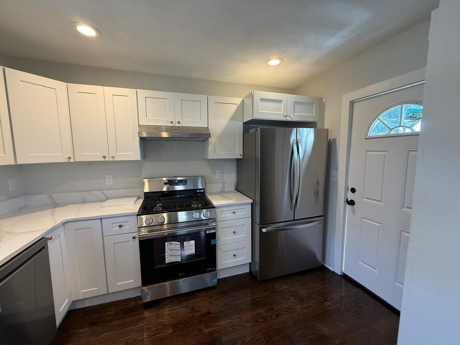 26 Sagamore St Property Photo 3