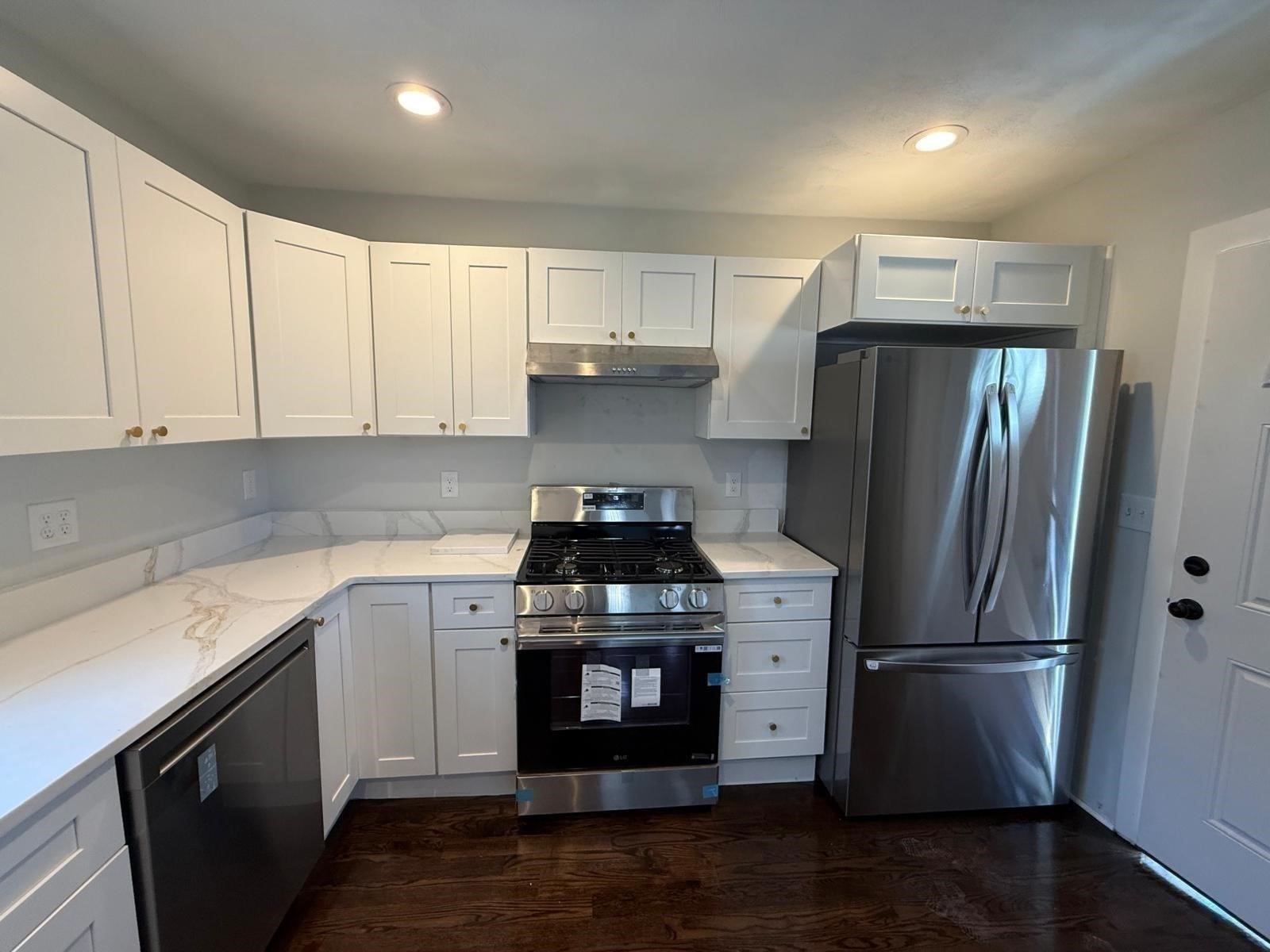 26 Sagamore St Property Photo 4