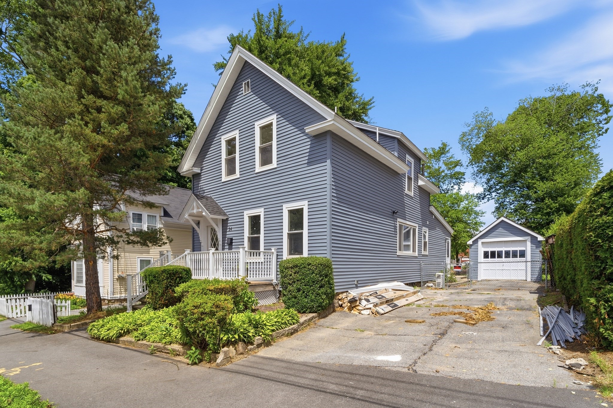 24 Marblehead St Property Photo 3