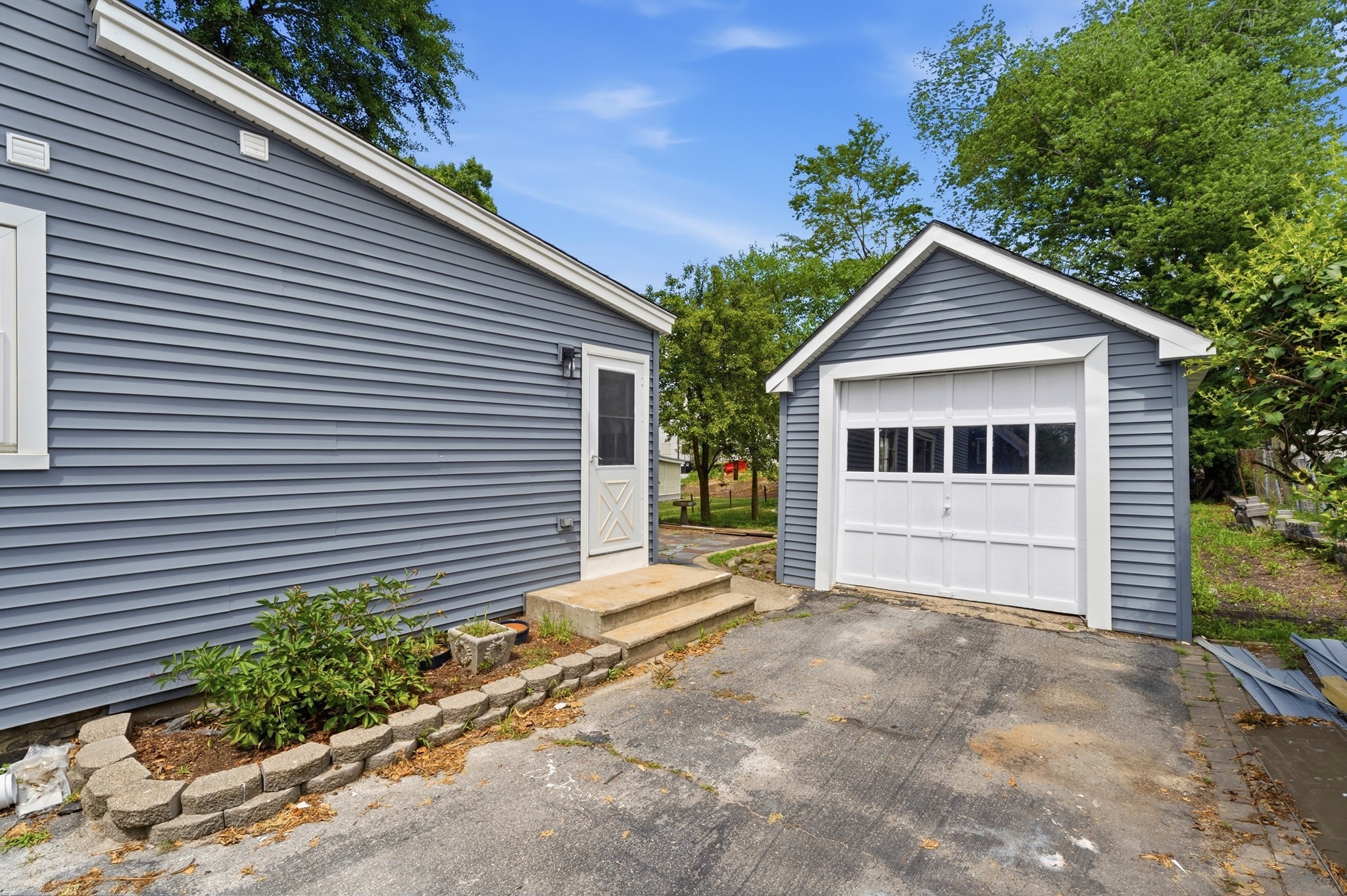 24 Marblehead St Property Photo 4