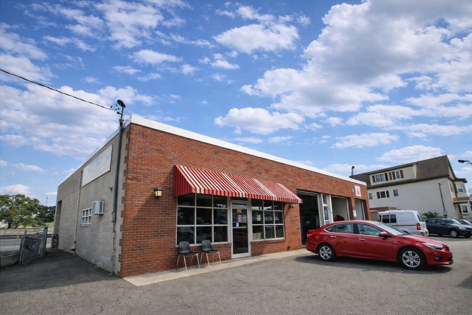 284 S Broadway Property Photo 1