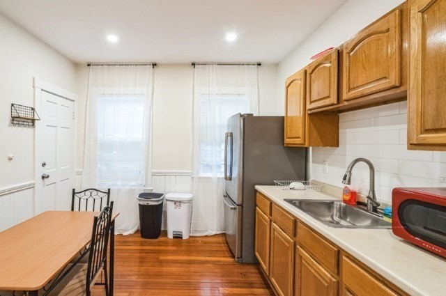 195 Hancock St # 2 Property Photo 5