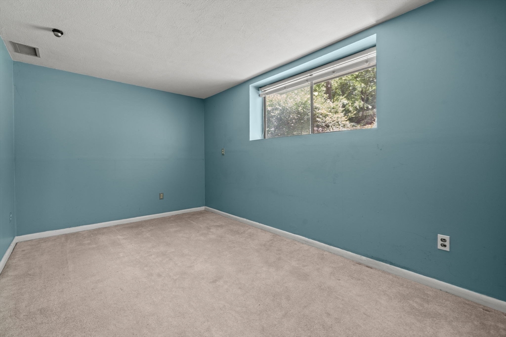 374 Great Rd # 11 Property Photo 12