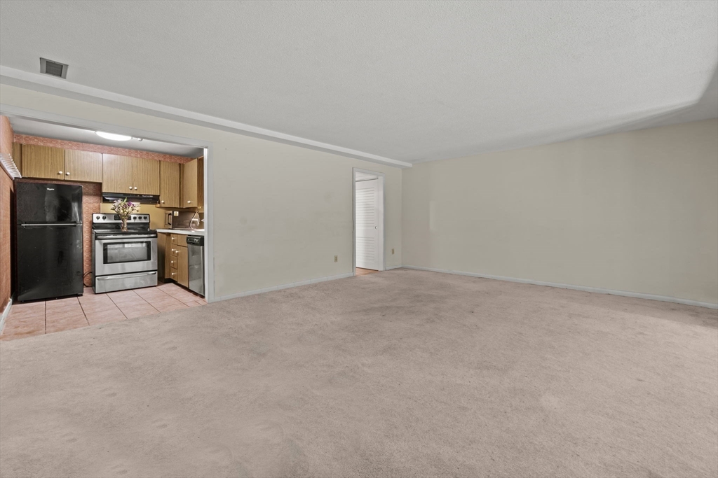 374 Great Rd # 11 Property Photo 16