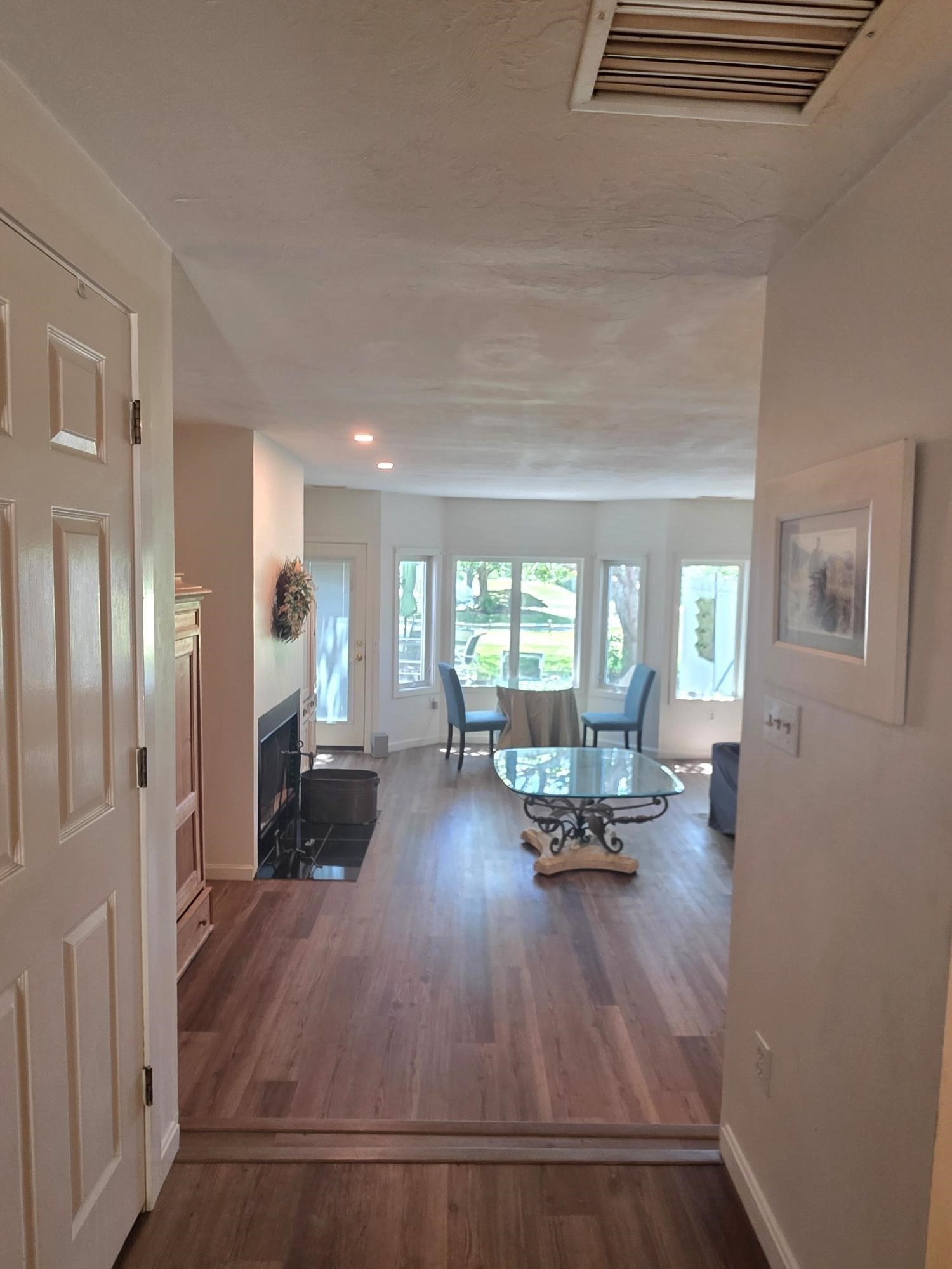 16 Westcliff Dr # 16 Property Photo 4