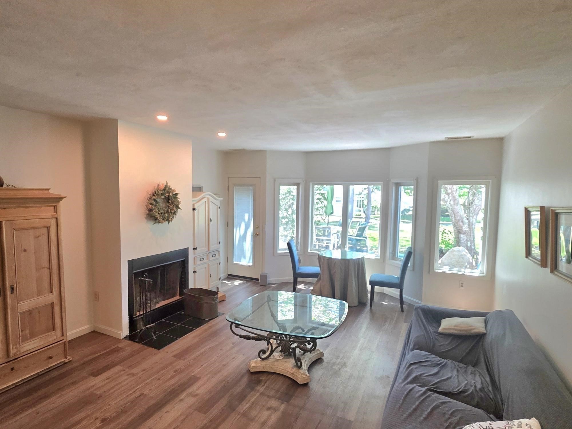 16 Westcliff Dr # 16 Property Photo 8