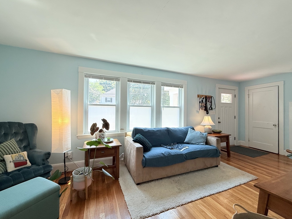 139 Oakdale Rd Property Photo 4