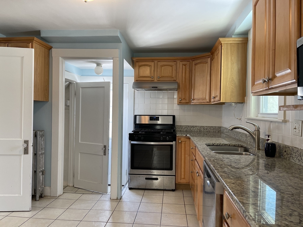 139 Oakdale Rd Property Photo 8