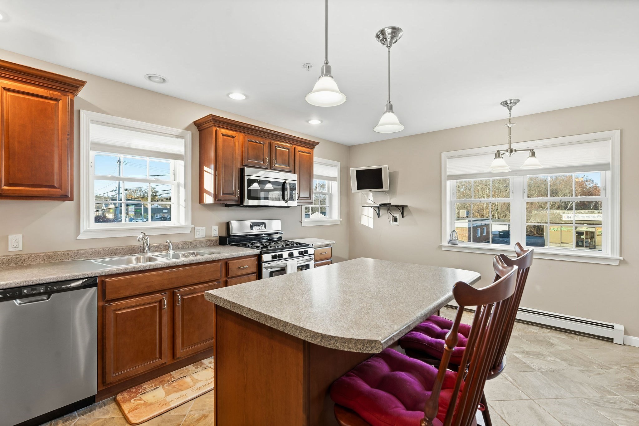381 Summer Street Property Photo 10