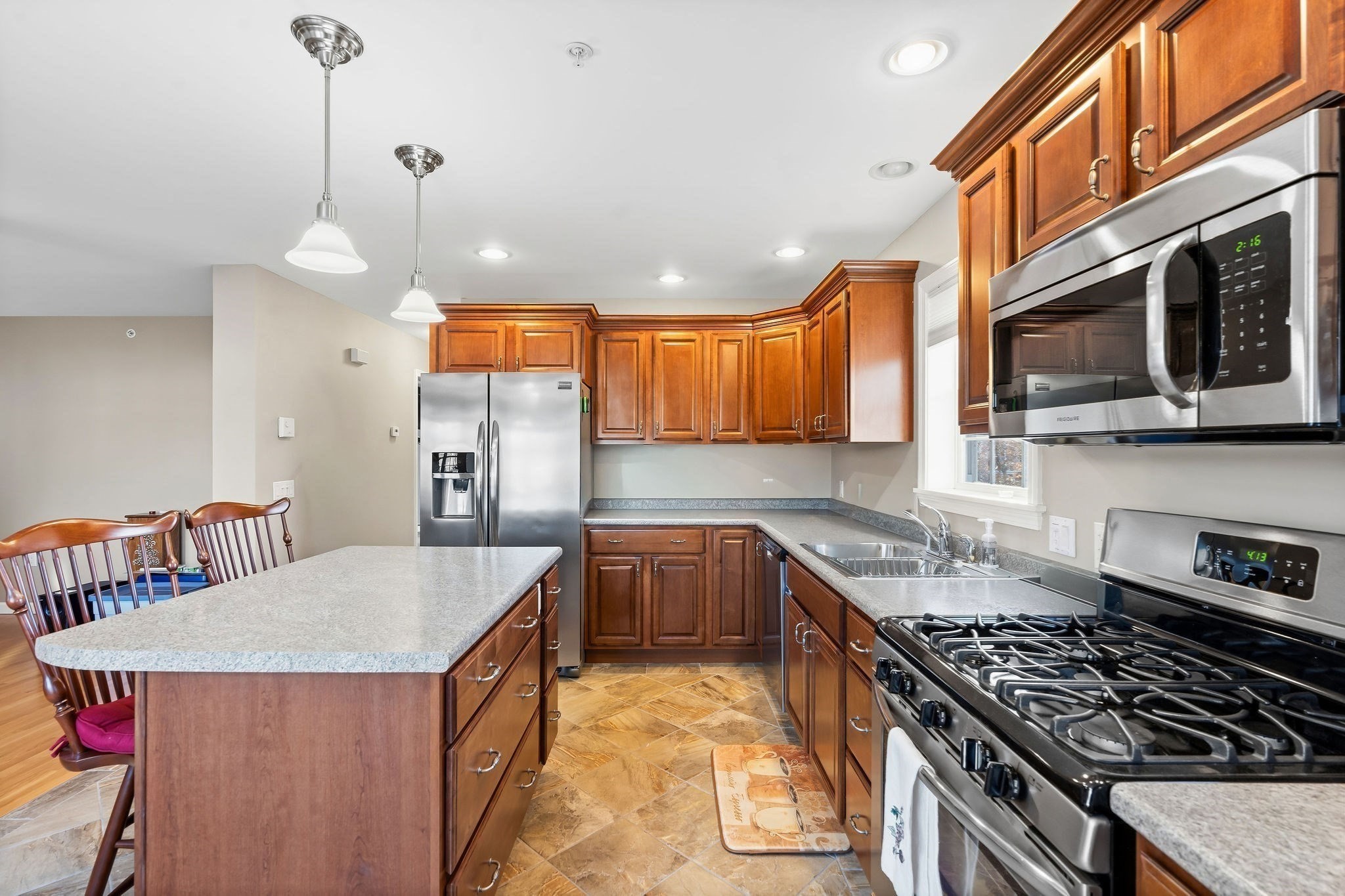 381 Summer Street Property Photo 9