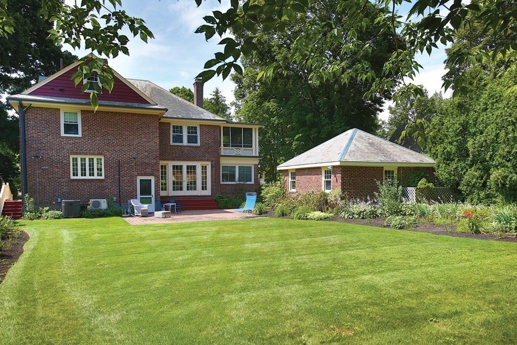 16 Ballard Street Property Photo 2