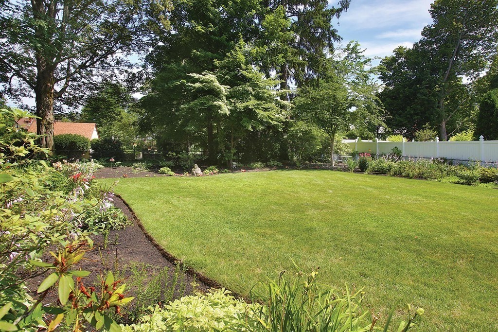 16 Ballard Street Property Photo 8