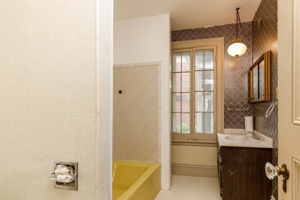 61 Fox Street # 2 Property Photo 8