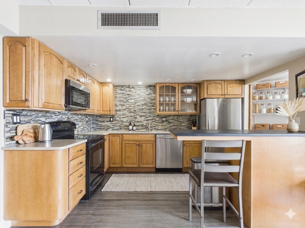 85 Brainerd Rd # P505 Property Photo 4