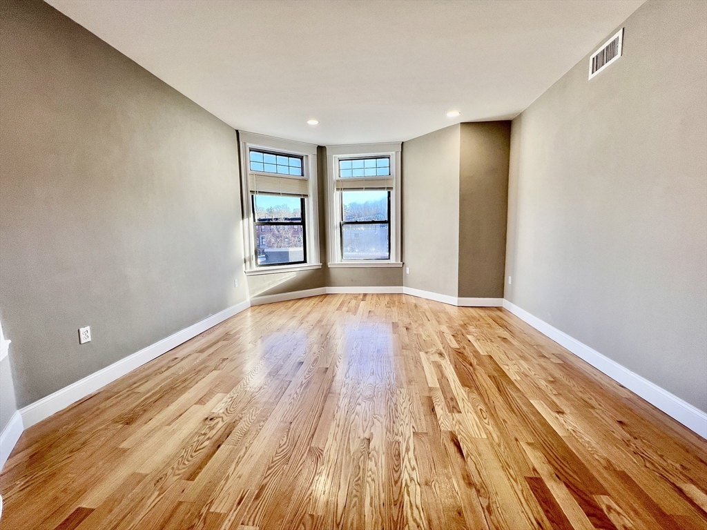 1914 Beacon St # 2 Property Photo 9