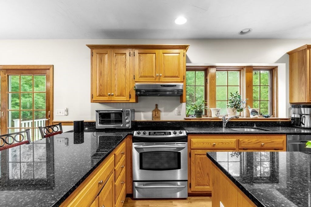 270 Rocky Pond Rd Property Photo 8
