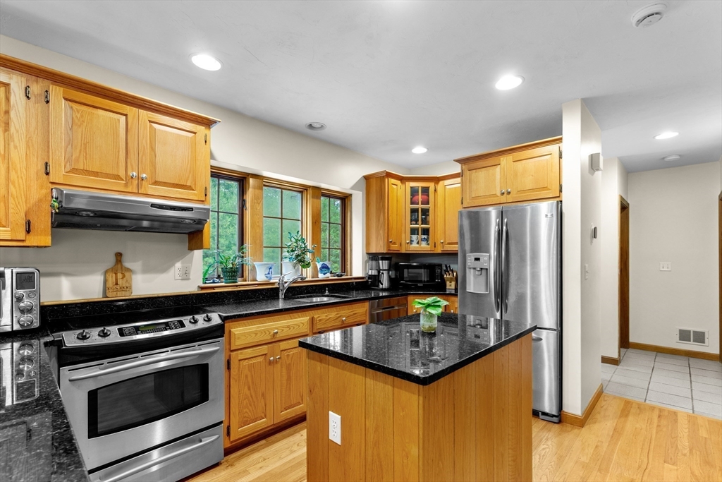 270 Rocky Pond Rd Property Photo 10