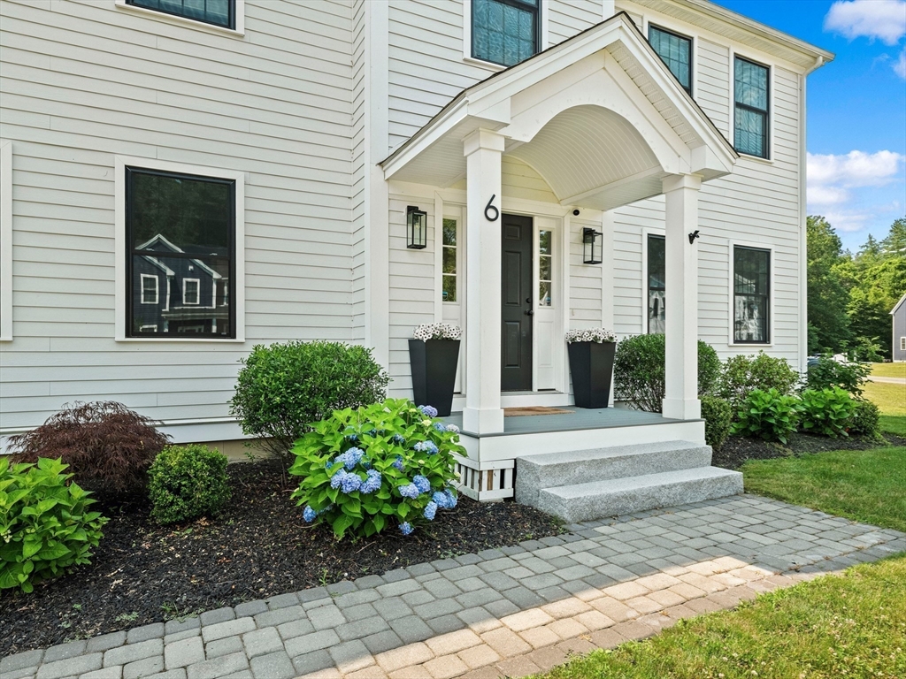 6 Genevieve Ln Property Photo 2