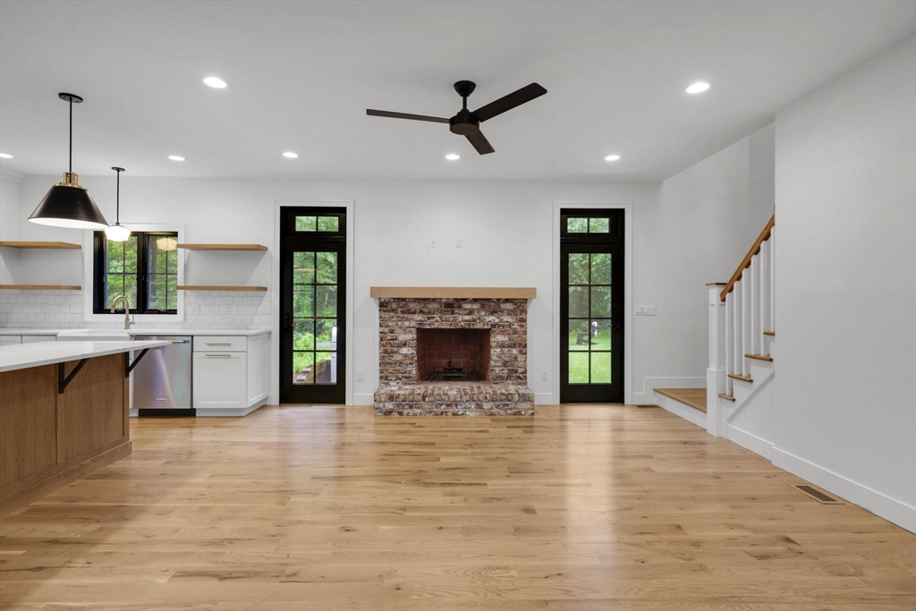 1322 Center St Property Photo 5