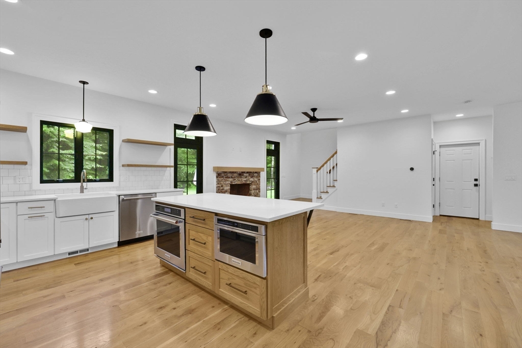 1322 Center St Property Photo 6