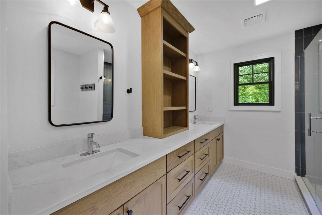 1322 Center St Property Photo 22
