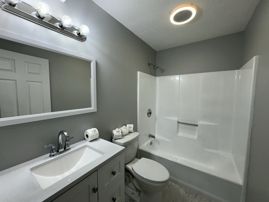 74 Tennis Plaza Rd # 31 Property Photo 9