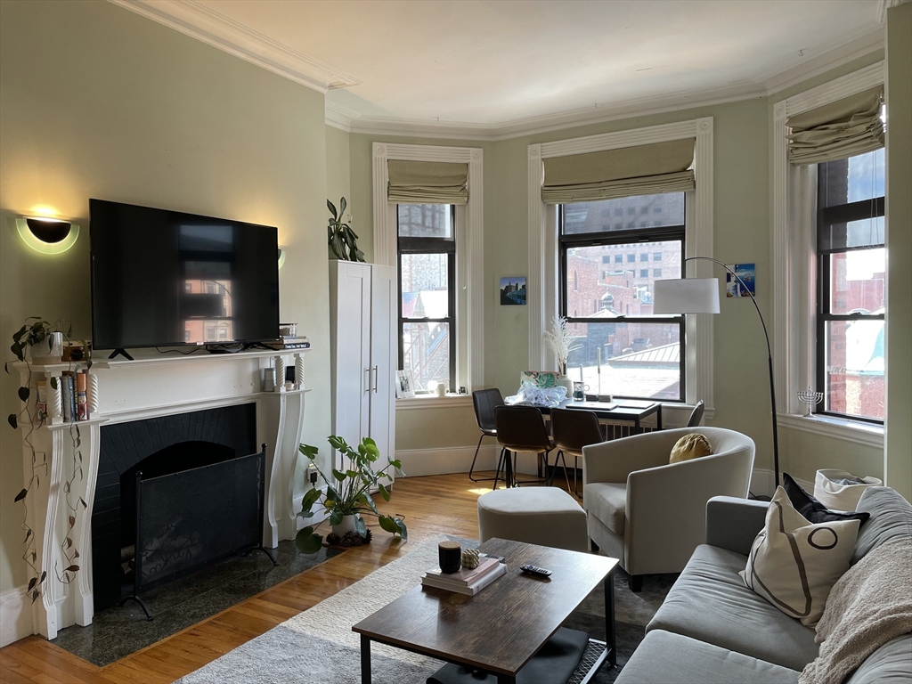 271 Dartmouth # 5h Property Photo 3
