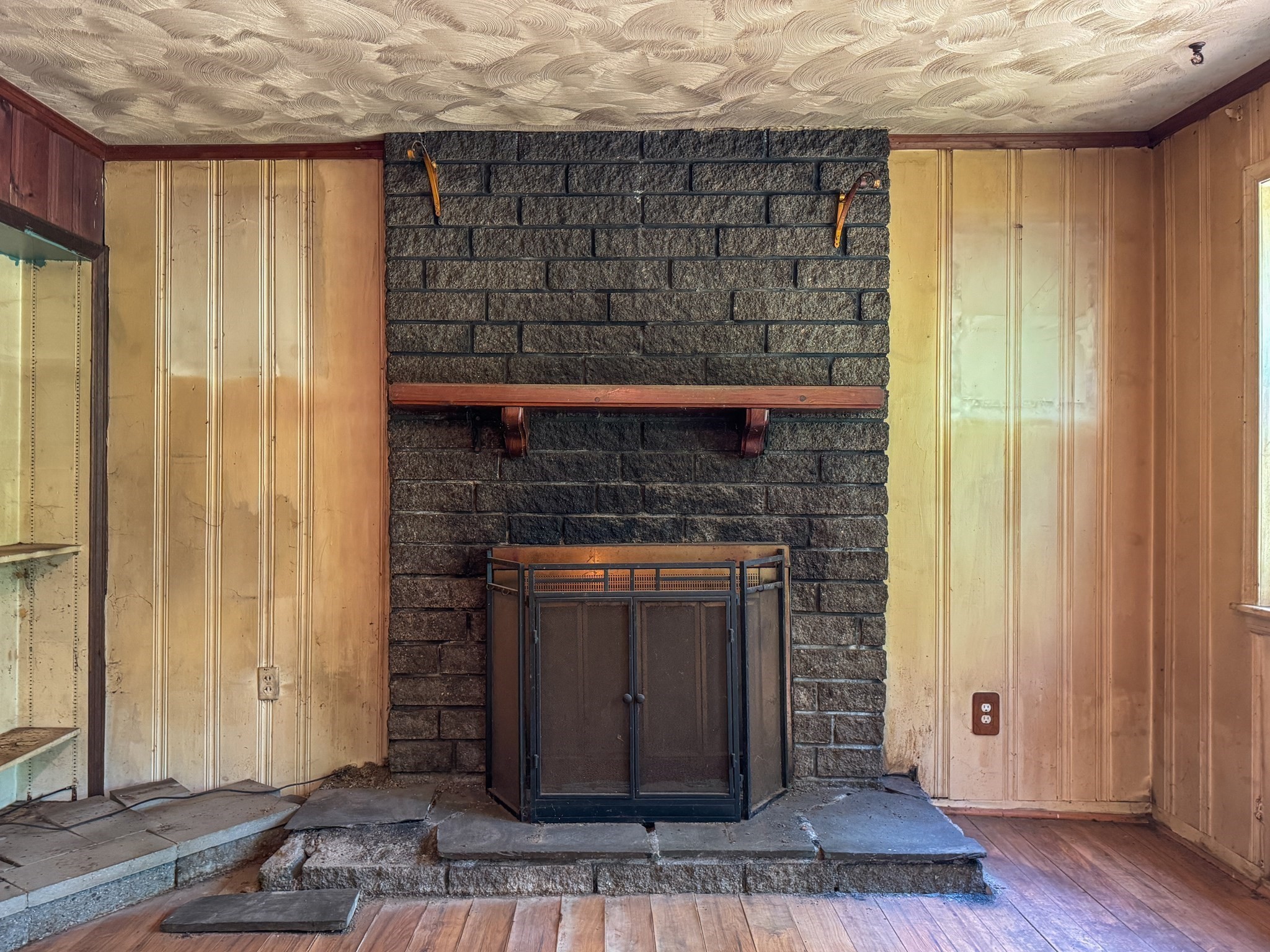 332 Batchelor St Property Photo 6