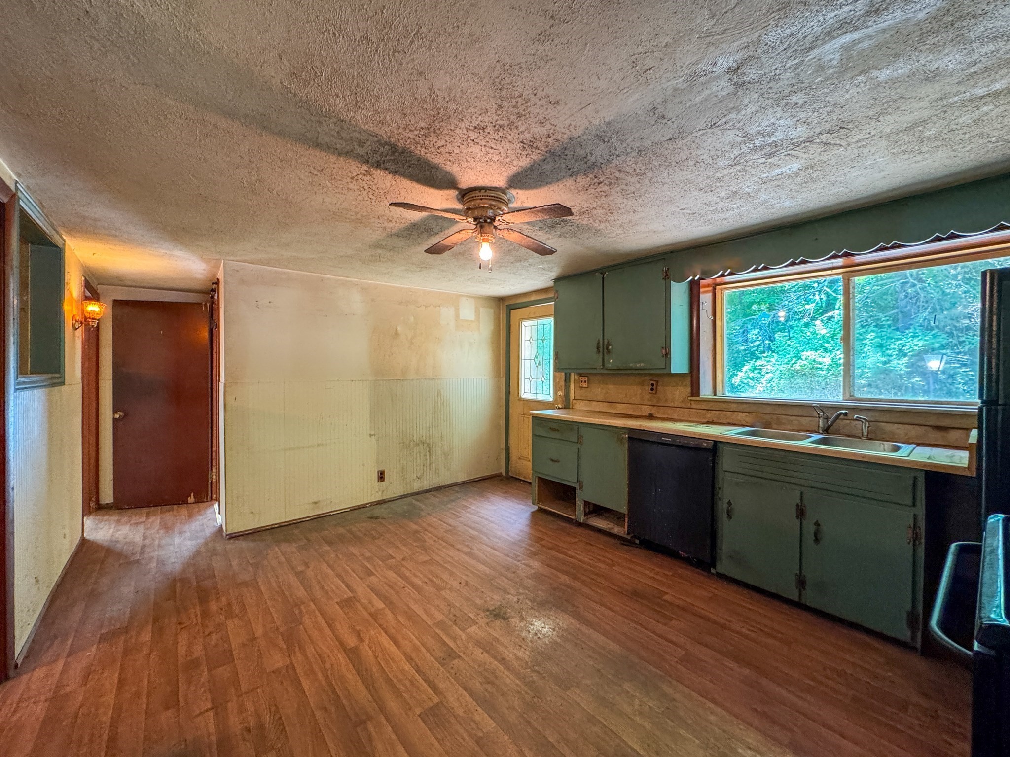 332 Batchelor St Property Photo 7