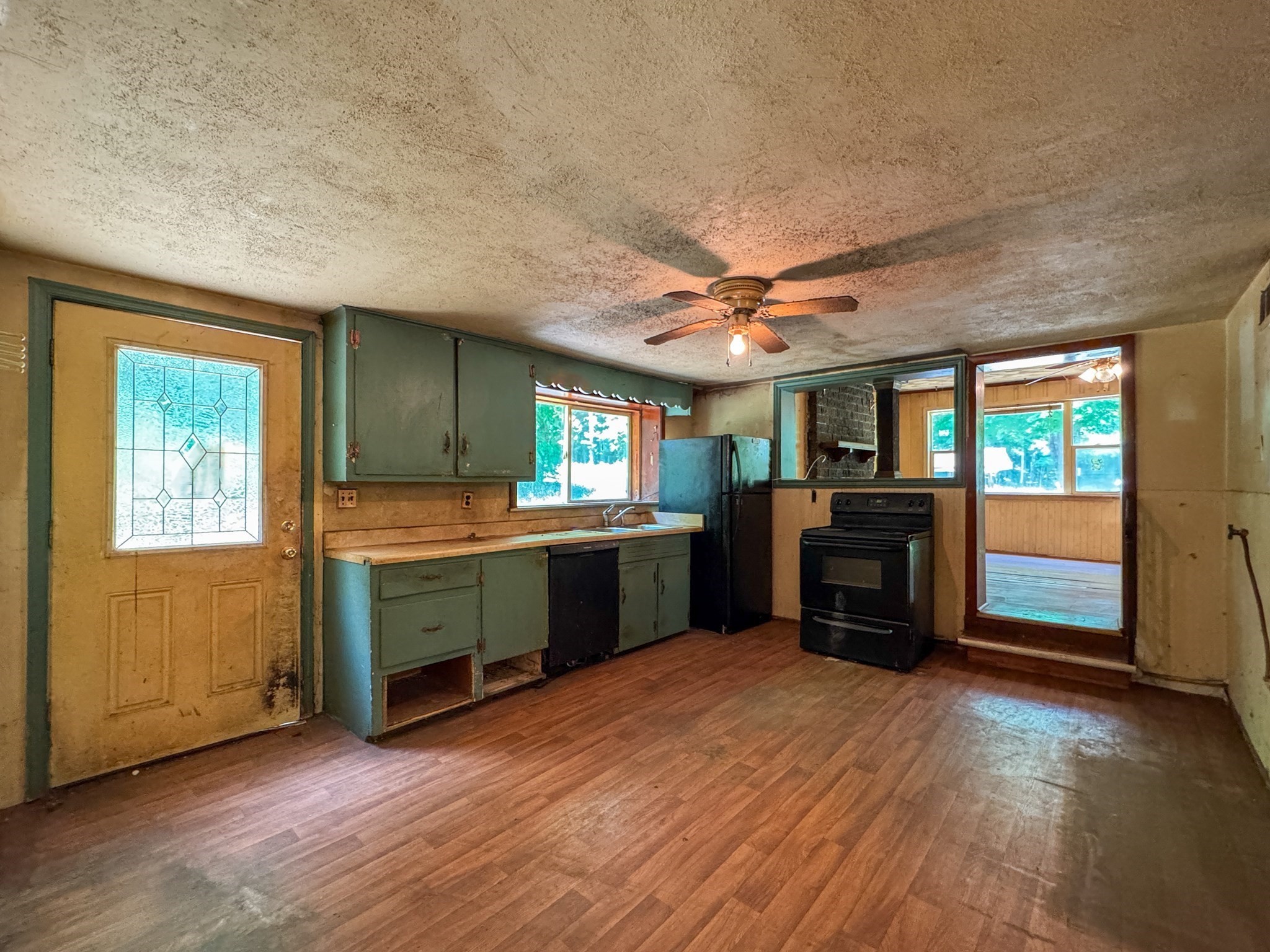 332 Batchelor St Property Photo 8