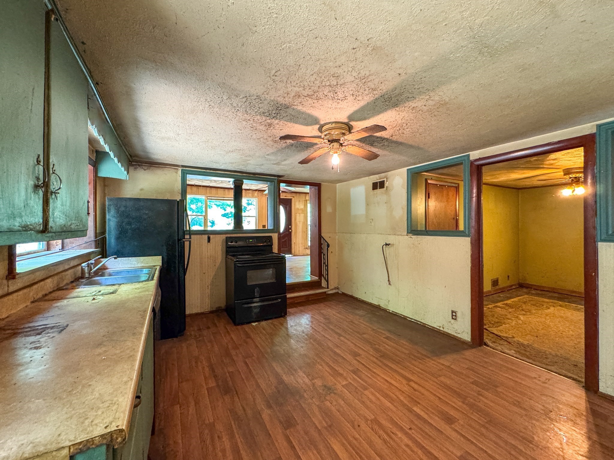 332 Batchelor St Property Photo 9