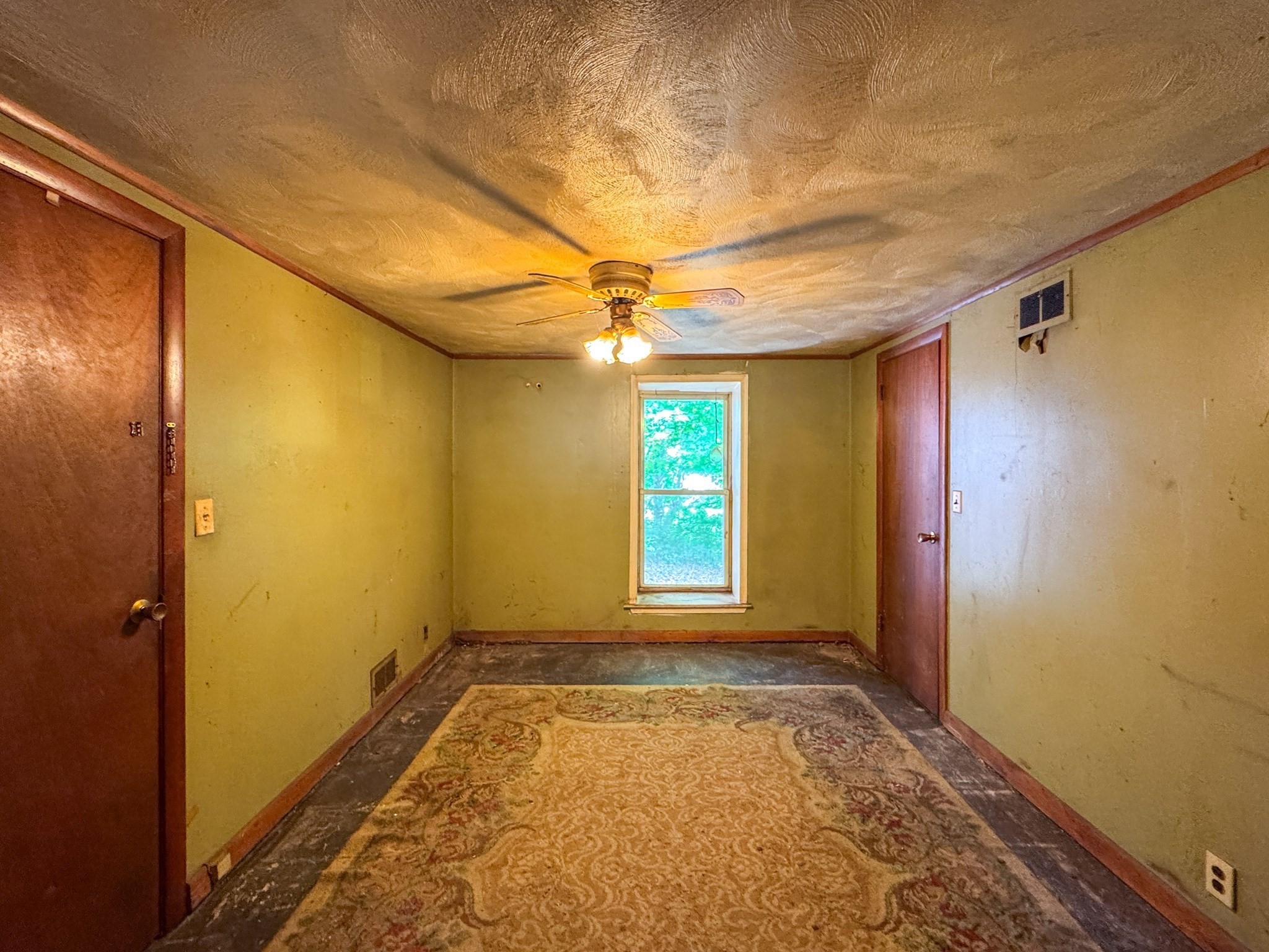 332 Batchelor St Property Photo 11